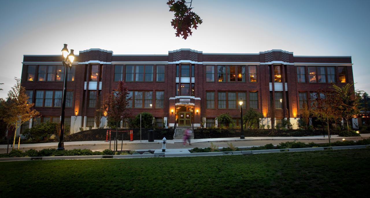 Mcmenamins Anderson School Hotel Bothell Exterior photo